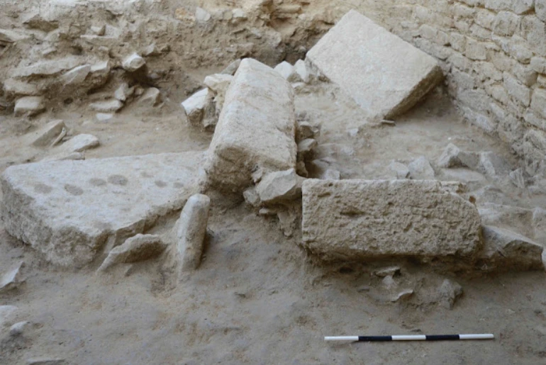 Mở lăng mộ hoàng gia, nhiều hiện vật lạ khiến chuyên gia giật mình