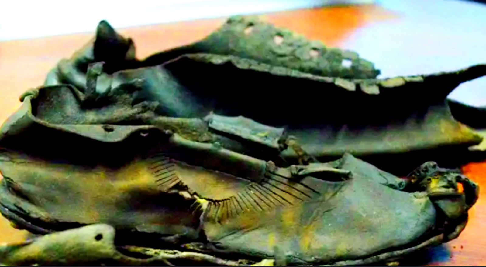 421 đôi giày của người La Mã cổ đại được khai quật 