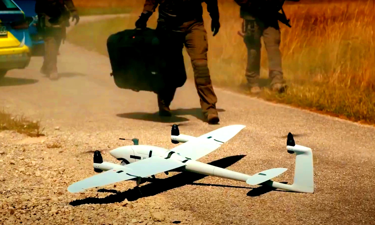 UAV Vector Ukraine sống sót thần kỳ dù bị bắn tơi tả