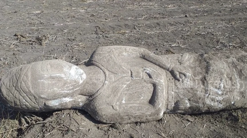 Phát hiện bức tượng khổng lồ thế kỷ thứ 3 Trước Công Nguyên 