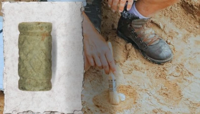 Con dấu hình trụ 4.400 năm tuổi được tìm thấy 