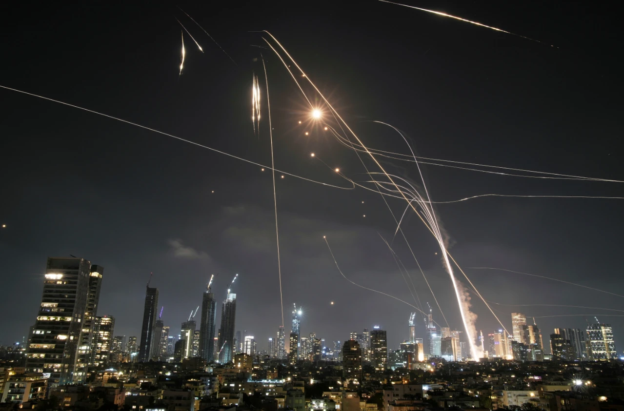 Israel xoay sở ra sao khi kho tên lửa cạn kiệt? 