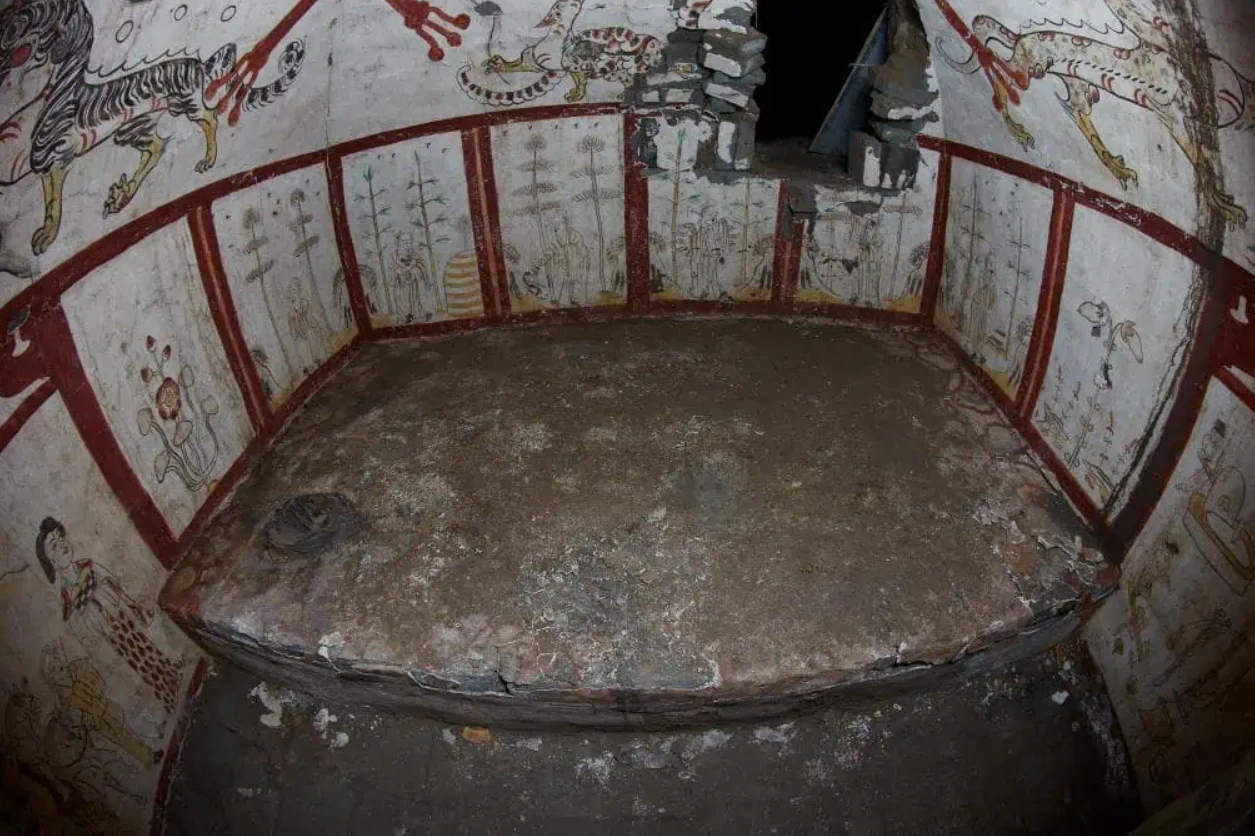 Kinh ngạc bức tranh tường trong lăng mộ nhà Đường Trung Quốc
