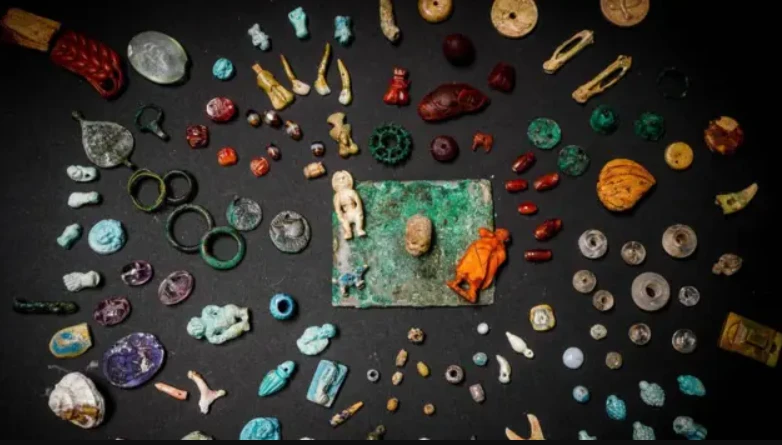 Rương cổ Pompeii cất giấu vật phẩm phép thuật gây sửng sốt