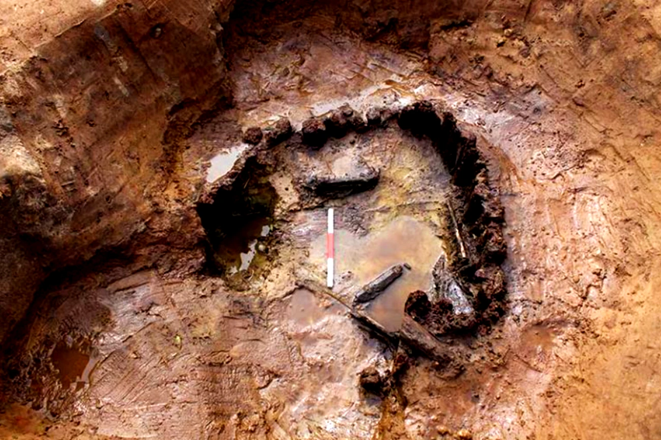 Trục xe gỗ hiếm có được tìm thấy, hé lộ bí ẩn thời đồ sắt