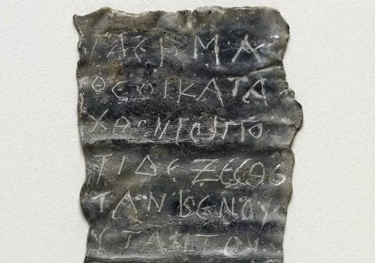 Tấm bia chì khắc lời nguyền Hy Lạp cổ khiến chuyên gia 'rối não'