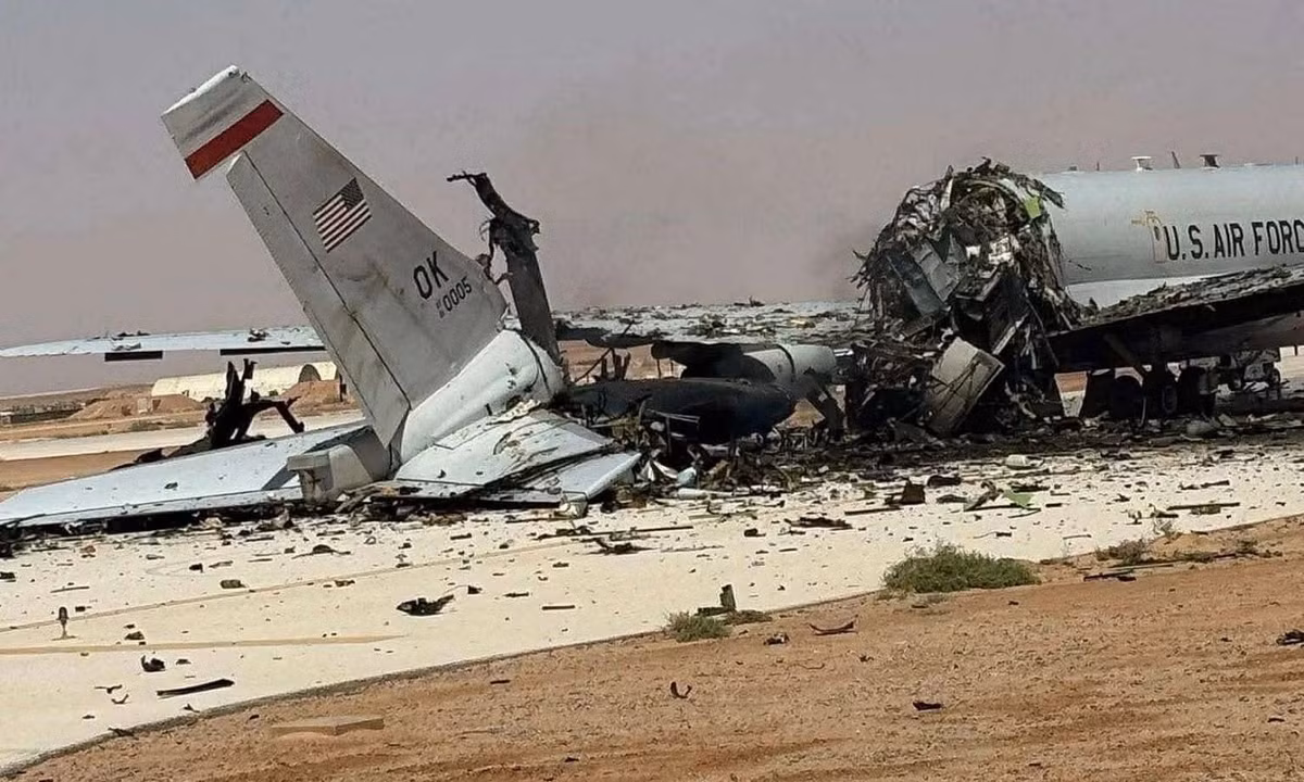 Ước tính về tổn thất máy bay của Không quân và Hải quân Mỹ có sự khác nhau, nhưng nhìn chung các máy bay bị bắn hạ hoặc hư hại, bao gồm máy bay chiến đấu F-15E, F-35A, A-10; máy bay tiếp nhiên liệu trên không KC-135; máy bay cảnh báo sớm trên không E-3 Sentry. Iran cũng tuyên bố bắn hạ máy bay chiến đấu F-16 và máy bay tác chiến điện tử EC-130H.