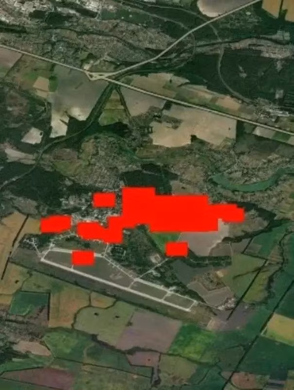 Hệ thống vệ tinh FIRMS, được thiết kế để cung cấp thông tin về các vụ cháy và thuộc sở hữu của cơ quan hàng không vũ trụ Mỹ NASA, đã ghi lại một vụ cháy quy mô lớn trên sân bay này. Đánh giá qua hình ảnh vệ tinh về vụ cháy, cho thấy cơ sở hạ tầng của sân bay đã bị phá hủy nghiêm trọng.