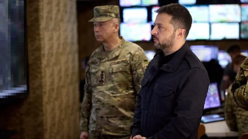 Theo kênh Legitimny, "cơn lốc Pokrovsk" đã nuốt chửng hầu như toàn bộ lực lượng dự bị của AFU, được Tổng tư lệnh Oleksandr Syrsky triển khai đến khu vực này của mặt trận. Kênh này lưu ý rằng các chỉ huy các đơn vị Ukraine hiện lại đang kêu ca về tình trạng thiếu quân số.