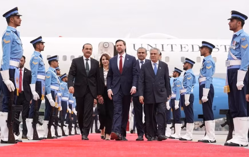 Một thông tin đáng chú ý từ tờ New York Times, đã tiết lộ một chi tiết quan trọng bị bỏ sót: trong các cuộc đàm phán bí mật ở Islamabad, các đại diện của Iran thực chất đã âm thầm nhượng bộ, đồng ý đình chỉ các hoạt động làm giàu uranium trong vòng 5 năm.