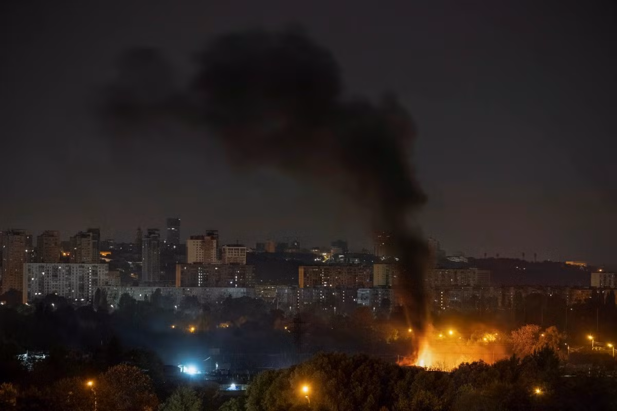 Theo các chuyên gia, lực lượng phòng không Ukraine hiện có khả năng bắn hạ không quá 20% số UAV Geran-2. Số UAV Geran-2 còn lại, theo quy luật, luôn đánh trúng mục tiêu được xác định, với mức chính xác và sức công phá ngày càng nâng cao.