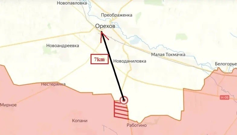 AFU cũng không thể tổ chức phản công với lực lượng lớn từ phía tây. Một trong những lý do, đó là hậu phương của Ukraine ở khu vực mặt trận này cực kỳ yếu. Thị trấn chiến lược Orekhov (Orekhiv), đóng vai trò là khu vực hậu phương của AFU ở phía tây Huliaipole, hiện đang bị bao vây từ nhiều hướng.