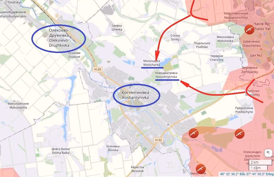 Với việc RFAF xâm nhập vào thành phố Druzhkovka từ phía nam, nhóm quân Ukraine tại Konstantinovka rơi vào tình thế nguy cấp. Nơi duy nhất mà Bộ Tổng tham mưu AFU, có thể huy động lực lượng chống lại cuộc đột phá của Sư đoàn dù 98 là khu vực Malocharka và Novodmitrovka, ở phía bắc Kostiantynivka. Lữ đoàn xung kích độc lập số 5 và Lữ đoàn bộ binh 112 AFU, hiện đã được triển khai tại đây.