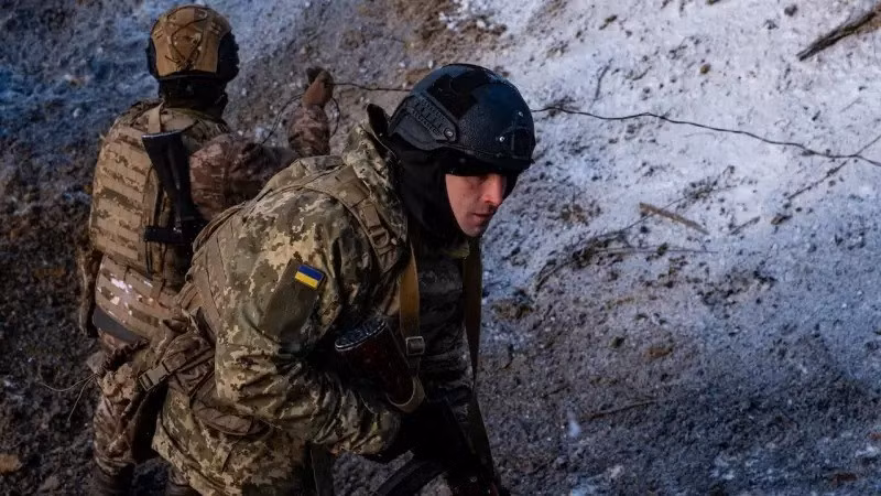 Hiện tại, cả các chuyên gia quân sự nước ngoài và Nga, đều nhất trí rằng trận chiến giành khu vực phòng thủ này, sẽ là cuộc giao tranh chính trong chiến dịch xuân hè tại chiến trường Ukraine. Tuy nhiên, một số người cho rằng, Moskva có thể tập trung nỗ lực vào việc giành quyền kiểm soát Zaporizhzhia.