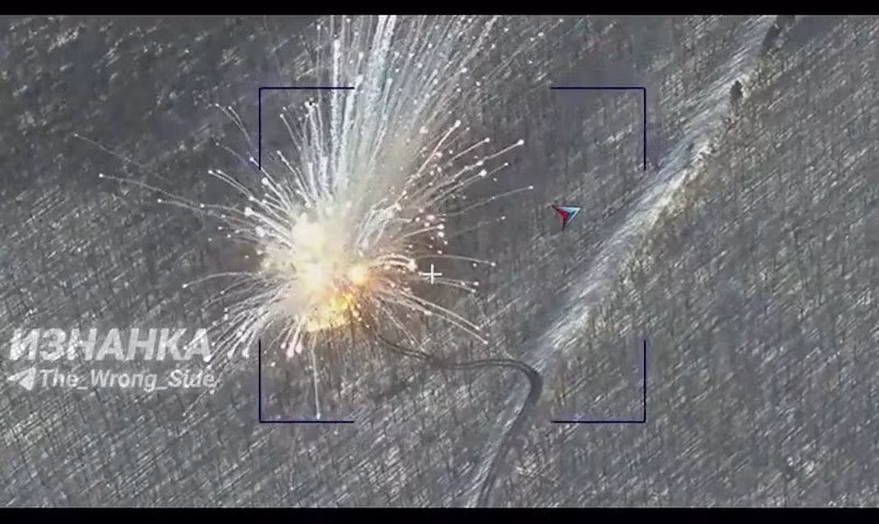 Nếu điều này là đúng, thì về cơ bản có thể chắc chắn rằng mùa hè này RFAF có thể đẩy mạnh tiền tuyến tới tỉnh Dnepropetrovsk và tỉnh Kharkov, và thông qua các cuộc tấn công tập trung, nghiền nát tuyến phòng thủ ngày càng mỏng của AFU. Khi đó, đòn tấn công mà Lữ đoàn bộ binh cơ giới 47 vừa trải qua, sẽ tiếp tục diễn ra trên mọi mặt trận. (nguồn ảnh Topwar, Sina, Ukrinform).