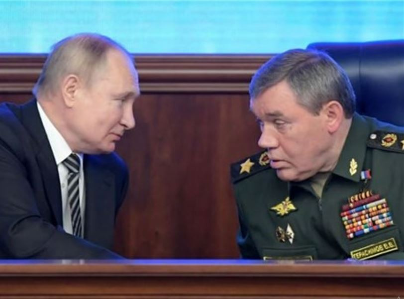 Vào ngày hôm qua, Tổng Tham mưu trưởng Lực lượng Vũ trang Nga, Đại tướng Valery Gerasimov đã báo cáo với Tổng thống Nga Putin, về việc Quân đội Nga (RFAF) đã kiểm soát thành phố Kupyansk thuộc tỉnh Kharkiv.