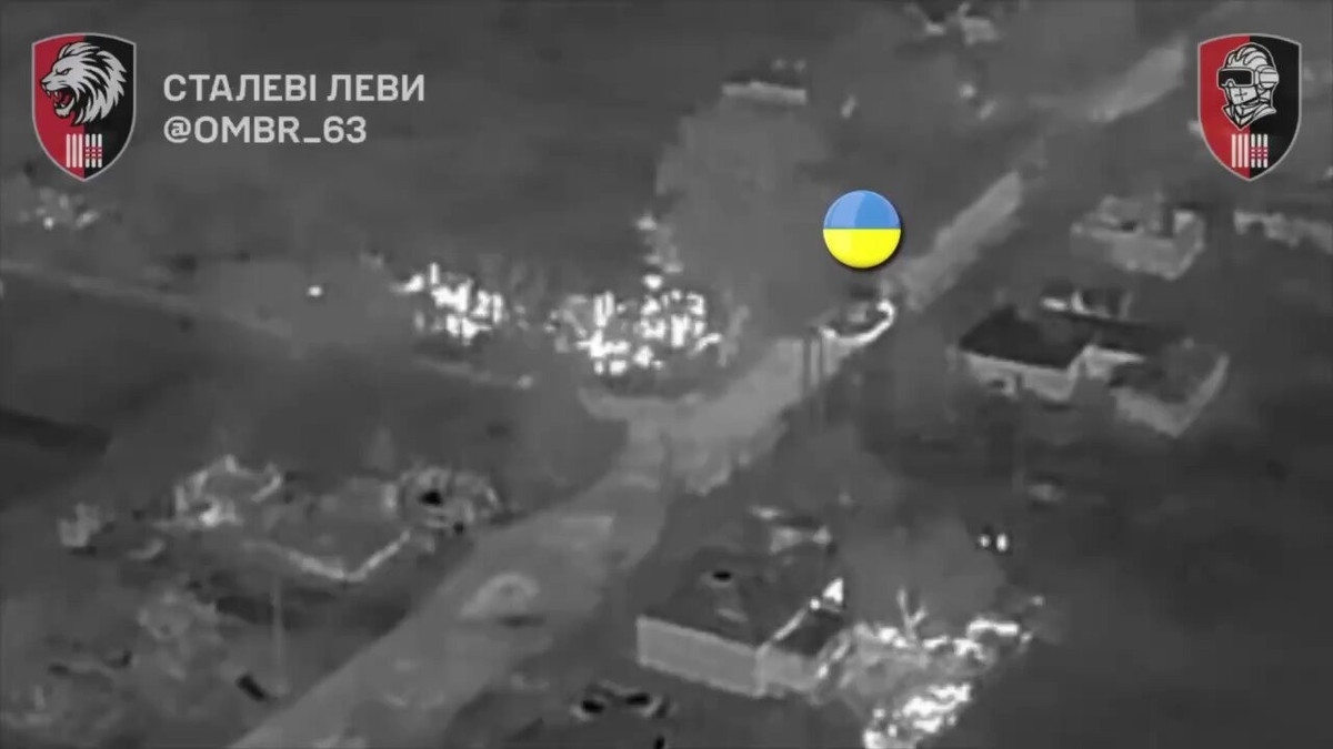 Zarichne là một "pháo đài phòng thủ" quan trọng nằm phía đông bờ sông Zherebets, bao phủ diện tích 12 km2 (gần bằng diện tích Chasov Yar). Đây không chỉ là tuyến phòng thủ phía đông của của Lyman, mà còn là “đầu cầu” để quân đội Ukraine (AFU), tấn công vào khu rừng Serebryanskoye lẫn làng Serebryanka, Dronovka và Yampol.