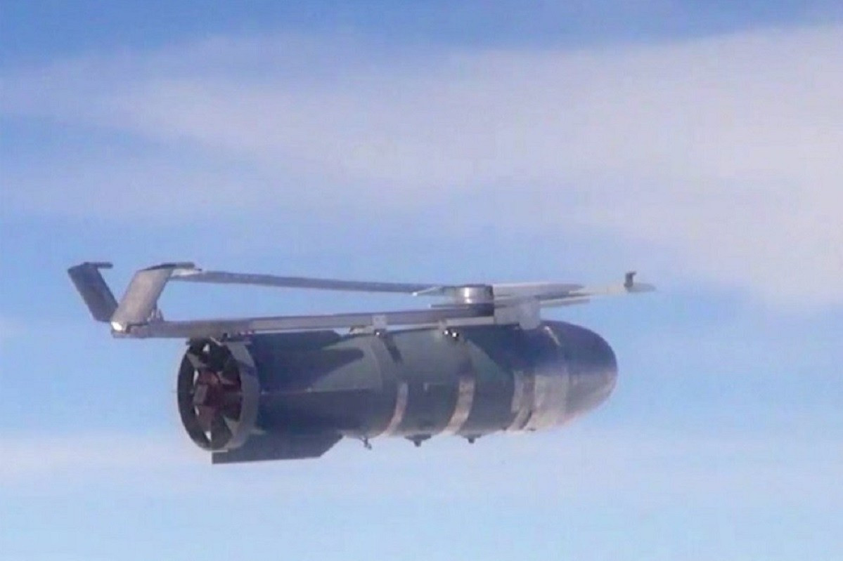 Các đặc tính kỹ thuật của bom lượn có điều khiển UMPK, khiến hệ thống phòng không của Ukraine gần như không thể đánh chặn được, qua đó làm tăng thêm áp lực phòng thủ cho quân đội Ukraine. Vấn đề đe dọa với Kiev nữa là kho bom FAB của Nga thừa hưởng của Liên Xô còn rất nhiều, để Nga có thể sử dụng lâu dài trong cuộc chiến tiêu hao.