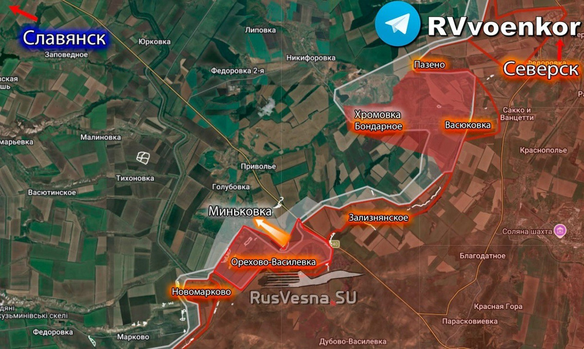 Kênh RVvoenkor cũng xác nhận quân Nga tiếp tục tiến về Sloviansk và đang giành được chỗ đứng vững chắc ở Minkovka. Cụ thể, trên trục Sloviansk - Kramatorsk thuộc vùng Donetsk, quân Nga, sau khi giành được Orekhovo-Vasilyevka, đã tiến vào Minkovka.