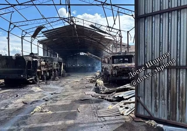 Tình báo Ukraine sau đó đã tiến hành trinh sát các xe chở nhiên liệu và hậu cần gần đó, phát hiện chính xác kho chứa bệ phóng tên lửa Iskander của Nga và tiến hành một cuộc tập kích ban đêm bằng UAV, hoàn thành một chiến dịch thành công ngoài sức tưởng tượng.