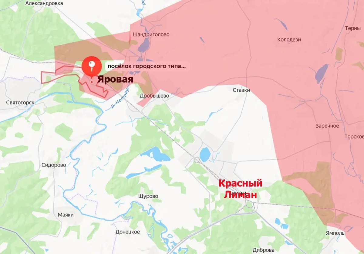 Trong khi đó, kênh Rybar cho biết, ở thành phố Lyman, lính xung kích Nga tiến vào vùng ngoại ô phía đông Yarovaya, nơi giao tranh ác liệt đang diễn ra. Còn tại Seversk, RFAF mở rộng vùng kiểm soát tại thành phố cùng tên và vùng ngoại ô phía đông thành phố. (nguồn ảnh Military Review, Rvvoenkory, Ukrinform)