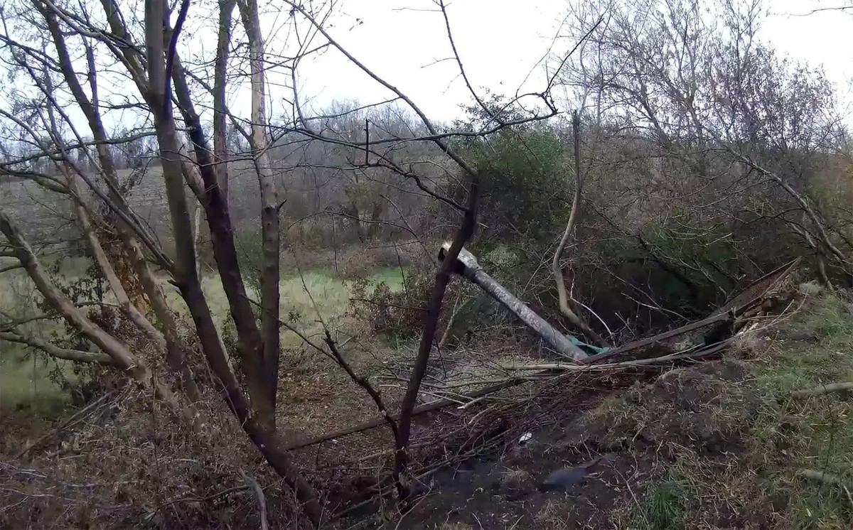 Tại khu vực làng Yampol, Cụm quân phía Tây RFAF, đã đột phá đến vùng ngoại ô của khu định cư Ozernoye, bắt đầu cuộc tấn công vào ngôi làng. Họ chiếm được một số cứ điểm trong các khu định cư Ozernoye - Dibrova - Zakotnoye.