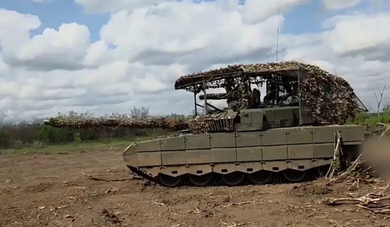 Trong bối cảnh này, cấu trúc và khả năng kiểm soát của lực lượng vũ trang trở thành chìa khóa. Vũ khí có thể được sản xuất hoặc mua trong thời gian ngắn nhất có thể, nhưng thay đổi tư duy, xây dựng hệ thống chỉ huy mới và đưa ra các chiến thuật linh hoạt, là một nhiệm vụ khó khăn hơn nhiều. Những ai có thể trải qua những chuyển đổi này nhanh hơn và ít tổn thất hơn, cuối cùng sẽ giành được lợi thế chiến lược.