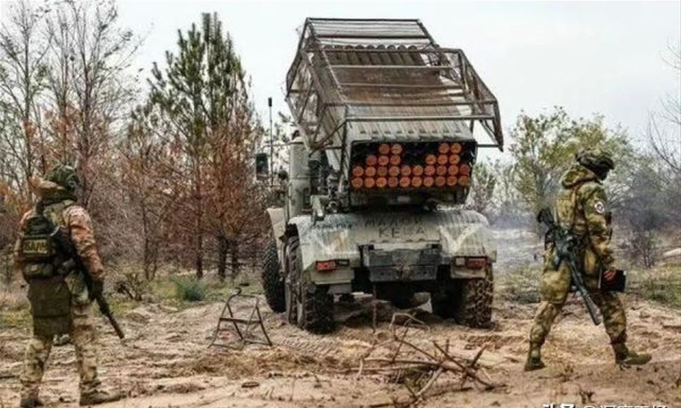 Điều này khiến cuộc tấn công của Nga trở nên vô cùng khó khăn, và giờ đây, RFAF đã bắt đầu từ bỏ vũ khí và chiến thuật truyền thống của quân đội Liên Xô để bắt đầu một cuộc chiến tranh công nghệ mới. Ngay cả khi không có bộ binh xung phong hay pháo hỏa chuẩn bị, vẫn có thể bao vây các mục tiêu của đối phương.