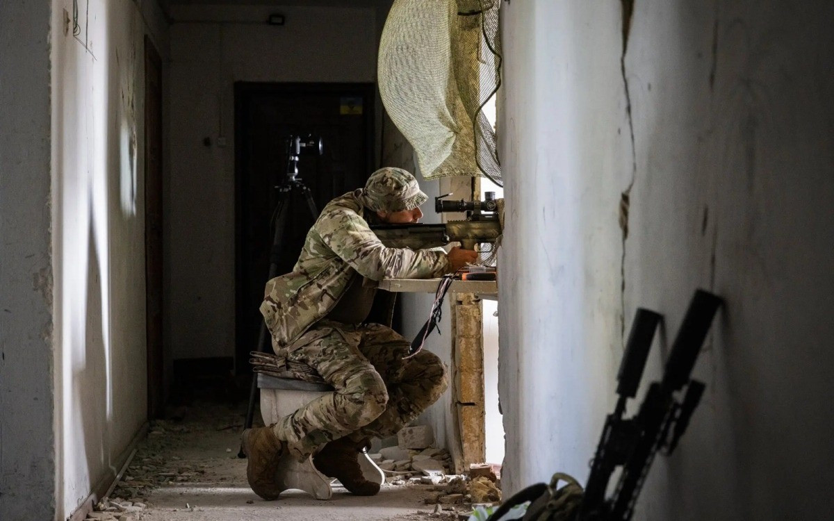 Lực lượng đặc nhiệm (Nga, Ukraine và cả NATO) chiến đấu trên chiến trường Nga-Ukraine, đã viết lại hơn một cuốn điều lệ chiến đấu. Thực tế chiến đấu mới đã xuất hiện ở mọi cấp độ; ở cấp độ chiến thuật, một sự chuyển đổi đáng kể trong hoạt động bắn tỉa đã được quan sát thấy.