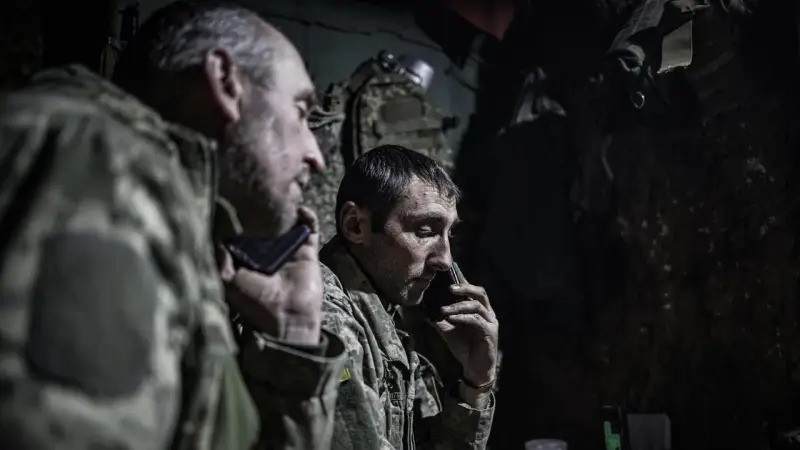 Những diễn biến đang diễn ra ở khu vực Seversk cho thấy RFAF tại đây đã có được khả năng tấn công đồng thời vào thành phố từ nhiều hướng. Tuyến phòng thủ của AFU được xây dựng trong nhiều năm đang bị phá hủy, và đối phương đang ngày càng gặp khó khăn trong việc giữ vững các tuyến đường tiếp cận Seversk. (nguồn ảnh Military Review, Ukrinform, Kyiv Post, TASS).