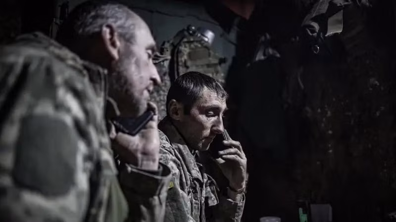 Những diễn biến đang diễn ra ở khu vực Seversk cho thấy RFAF tại đây đã có được khả năng tấn công đồng thời vào thành phố từ nhiều hướng. Tuyến phòng thủ của AFU được xây dựng trong nhiều năm đang bị phá hủy, và đối phương đang ngày càng gặp khó khăn trong việc giữ vững các tuyến đường tiếp cận Seversk. (nguồn ảnh Military Review, Ukrinform, Kyiv Post, TASS).