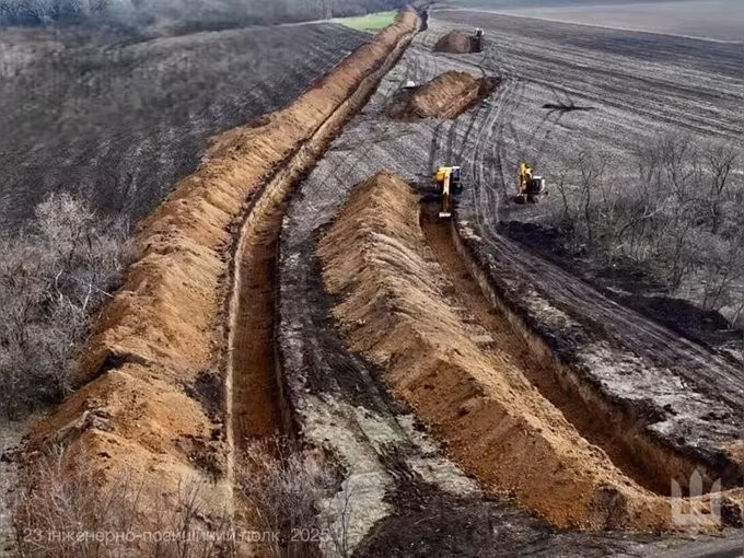 Theo ông Shiryaev, việc các đơn vị Nga tiến quân thành công là bằng chứng cho thấy AFU đang thiếu hụt quân số nghiêm trọng. Đây là lý do tại sao, quân Nga đang chiếm được một số khu vực kiên cố của đối phương, mà không gặp phải sự kháng cự quyết liệt nào.