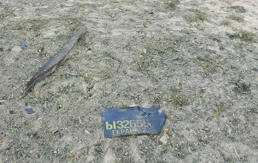 Kiev đã coi bức ảnh này là bằng chứng cho thấy quy mô sản xuất UAV tấn công ở Nga đã tăng lên đáng kể. Trước đó, Ukraine đã công bố một mảnh vỡ của một UAV Geran-2 khác có số hiệu Ы28435. Con số này chênh lệch 4.220 chiếc. Do đó, Ukraine ước tính sản lượng Geran-2 ước tính trong tháng 8 là ít nhất bốn nghìn chiếc.