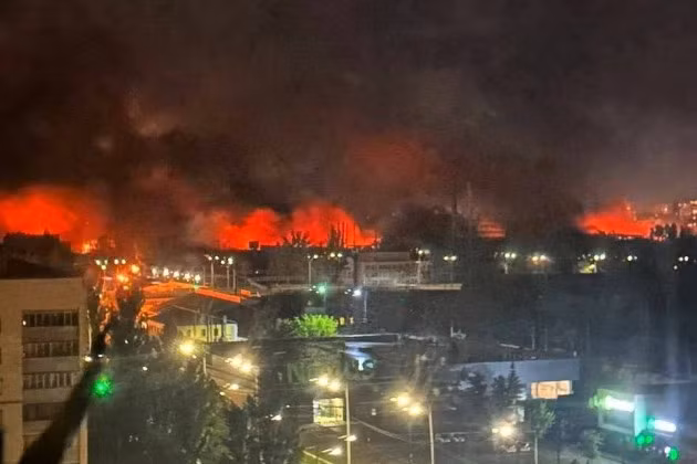 Cũng vào đêm ngày 24/5, nhà máy Antonov ở Kiev cũng bị tên lửa và UAV RFAF tấn công và đây có lẽ là mục tiêu trọng điểm của cuộc đánh phá. Theo Bộ Quốc phòng Nga, cuộc tấn công được thực hiện bằng vũ khí chính xác trên bộ và UAV Geran.