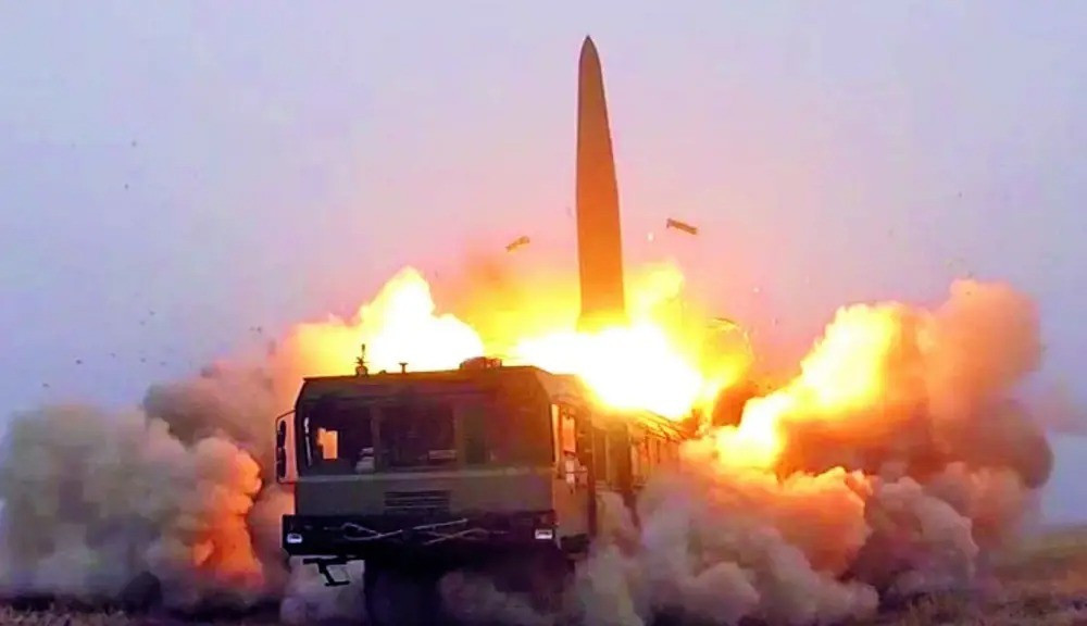 Phía Nga tuyên bố sẽ đáp trả tương xứng trước làn sóng UAV dồn dập từ Ukraine, nhưng khẳng định rằng "khác với phía Ukraine, các mục tiêu của chúng tôi sẽ chỉ giới hạn ở những cơ sở quân sự và nhà máy công nghiệp quốc phòng".