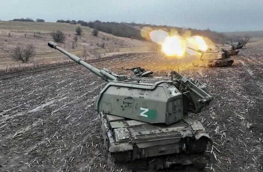 Ví dụ trong cuộc tấn công vào thành phố Bakhmut tháng 4/2023, RFAF đưa pháo tự hành 152mm 2S19 Msta-S vào trong thành phố bắn ngắm trực tiếp, dập tắt ngay lập tức các ổ đề kháng của AFU tại các tòa nhà cao tầng.