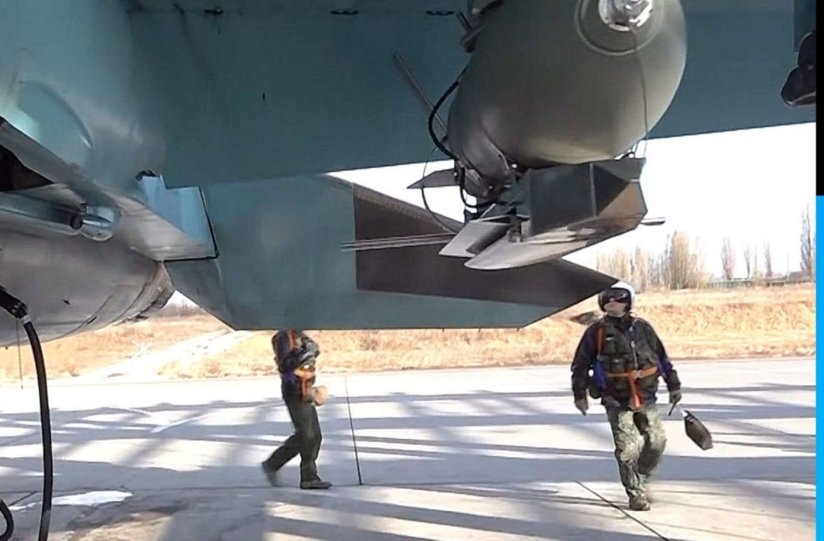 Theo nhiều phân tích, việc Nga tiếp tục sử dụng bom UMPK với quy mô lớn, cho thấy họ đang sở hữu cả nguồn dự trữ dồi dào lẫn năng lực sản xuất mạnh, có thể sản xuất hàng trăm mô-đun UMPK mỗi ngày, để phục vụ các đợt tấn công và Ukraine cũng như phương Tây lại phải nỗ lực tìm ra phương pháp chế áp đối với loại vũ khí nguy hiểm này của Nga.