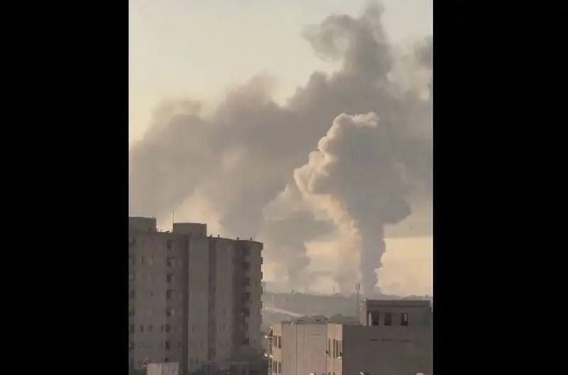 Theo IRNA, các công dân Iran và nước ngoài hoạt động thu thập thông tin cho các cơ quan tình báo nước ngoài là vì tiền thưởng. Hơn nữa, đây không chỉ là những kẻ phá hoại "bình thường", ví dụ như cho nổ tung và tấn công các mục tiêu quân sự và các mục tiêu dân sự khác, mà còn tổ chức các hoạt động phá hoại khác.