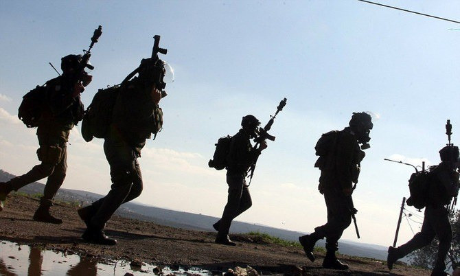 Tờ Nour News của Iran đưa tin, một làn sóng tấn công bóc gỡ các cơ sở tình báo ngầm của Israel, đang lan rộng khắp lãnh thổ Iran. Theo Nour News, chính quyền nước này đã ra lệnh bắt giữ khoảng 700 người, với cáo buộc cộng tác với cơ quan tình báo Israel Mossad.