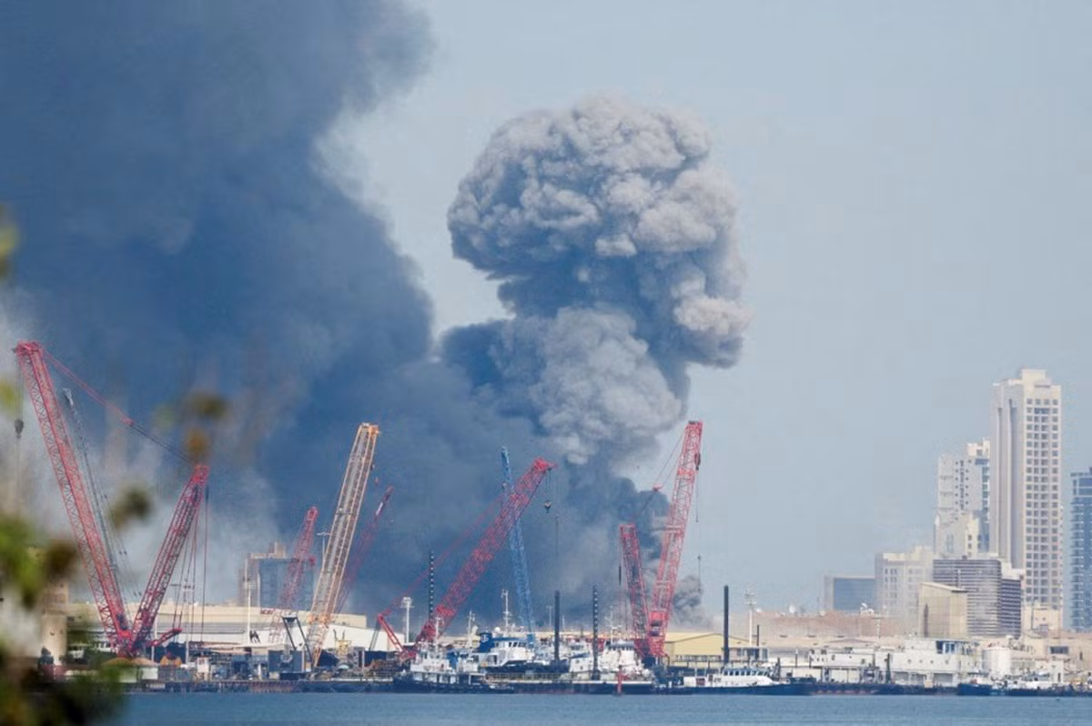 Bà Warren cho biết đã tham dự một cuộc họp kín về Iran và kết luận rằng tình hình tồi tệ hơn nhiều so với vẻ bề ngoài. Ông Trump, không có bất kỳ lý do chính đáng nào, đã phát động một cuộc chiến không cần thiết chống lại Iran, mà thậm chí còn chưa xây dựng được kế hoạch hành động tiếp theo.