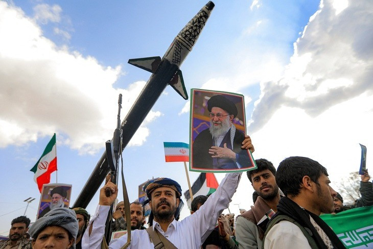 Một cuộc bỏ phiếu do đảng Dân chủ đề xuất dự kiến ​​sẽ sớm diễn ra tại Thượng viện Mỹ, để xem xét một nghị quyết có thể hạn chế quyền hạn của ông Trump, trong việc tiếp tục hành động quân sự chống lại Iran mà không cần sự chấp thuận trực tiếp của Quốc hội.