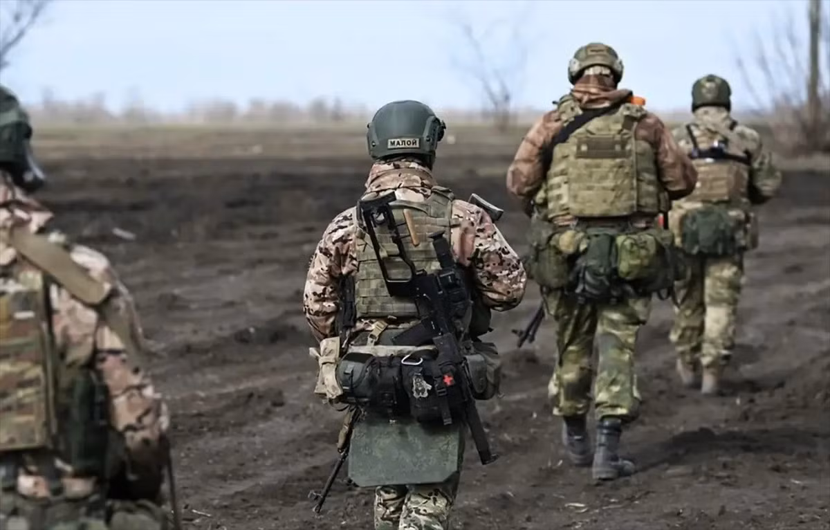 Nhiều khả năng, khi vòng vây Mirnograd đạt đến giới hạn, AFU sẽ cố gắng thực hiện một cuộc phản công tổng lực, và một cuộc đột phá như vậy có thể xảy ra rất sớm. Điều này được củng cố bởi hoạt động gia tăng của AFU ở phía bắc Pokrovsk. Họ tiếp tục triển khai các nhóm bộ binh nhỏ từ làng Gryshyne. Điều này nhằm mục đích che chắn cho những đồng đội đang cố gắng thoát khỏi Mirnograd.