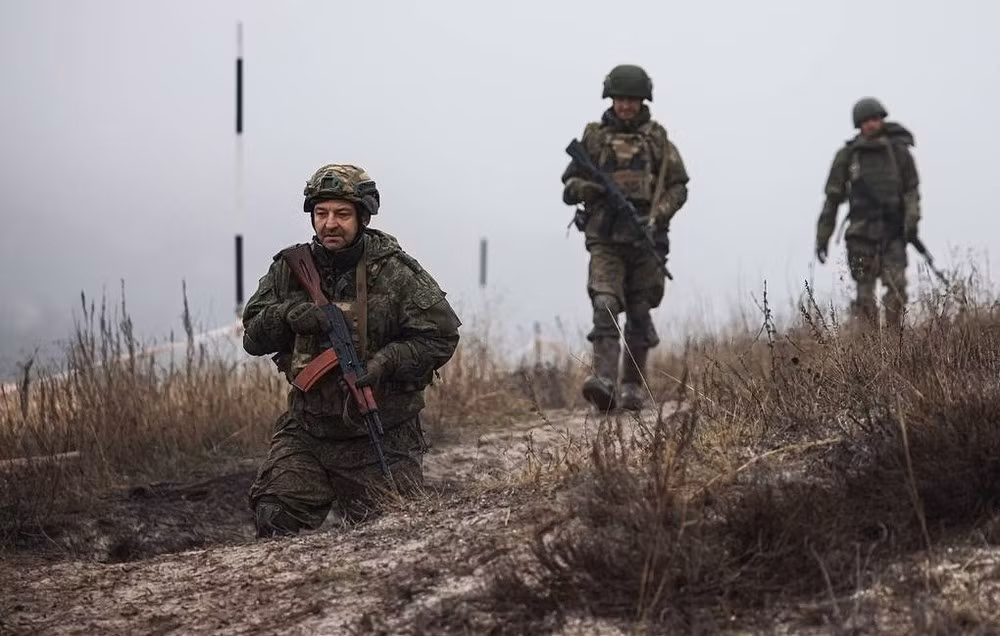 Sau khi bị đánh thiệt hại nặng, những đơn vị trên đã phải rút về tuyến sau để bổ sung quân số và vũ khí. Nhưng Lữ đoàn Phòng thủ lãnh thổ độc lập 102 đã chứng minh rõ ràng thế nào là chiến đấu "đến cùng". Chính các tiểu đoàn của Lữ đoàn 102 đã giữ vững tuyến phòng thủ phía đông Huliaipole, sau đó tuyến này dần biến thành một chuỗi các cứ điểm rải rác, và rồi một vài tiểu đoàn của lữ đoàn "biến mất" vào vùng xám.