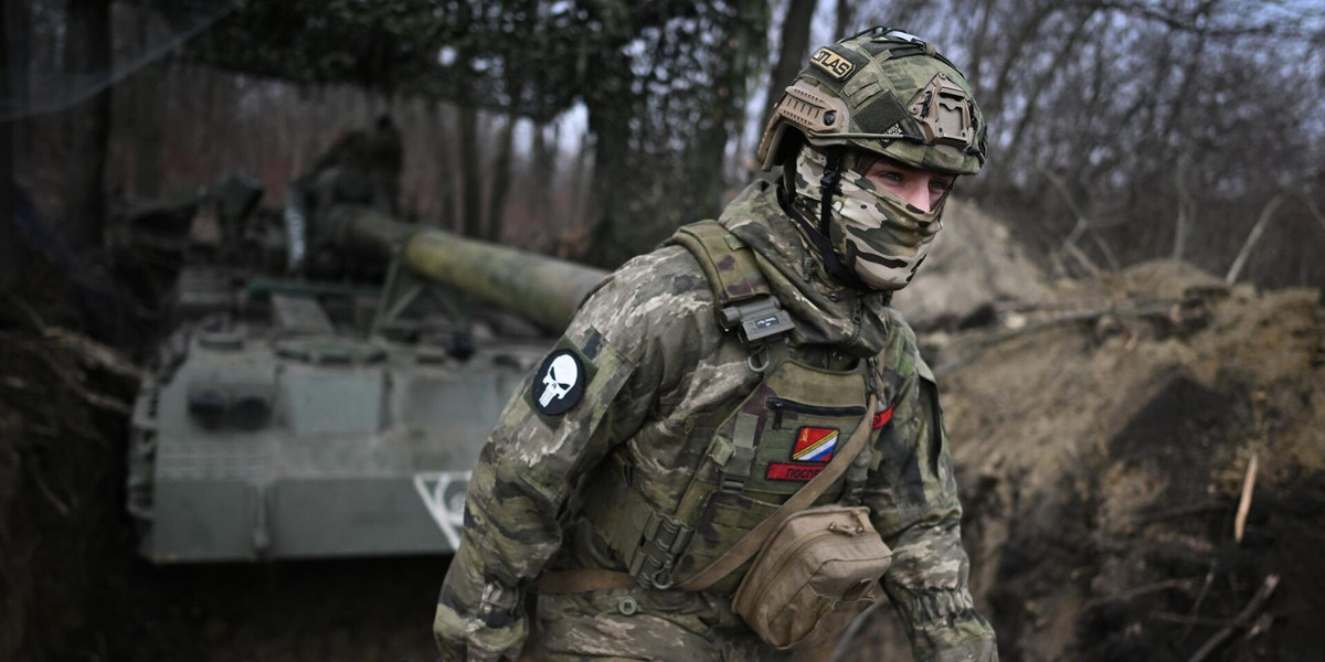 Dựa trên thông tin từ nhiều nguồn, chúng ta có thể kết luận rằng hướng mặt trận Zaporizhzhya thực sự đang hồi sinh sau gần hai năm "ngủ đông" (từ sau chiến dịch phản công mùa hè 2023 của Ukraine). Kênh "Nhật ký Desantnik" mô tả tình hình ở khu vực Kamenskoye-Stepnogorsk: “Sư đoàn tấn công đổ bộ đường không số 7 RFAF, đang phát triển các hoạt động tấn công;