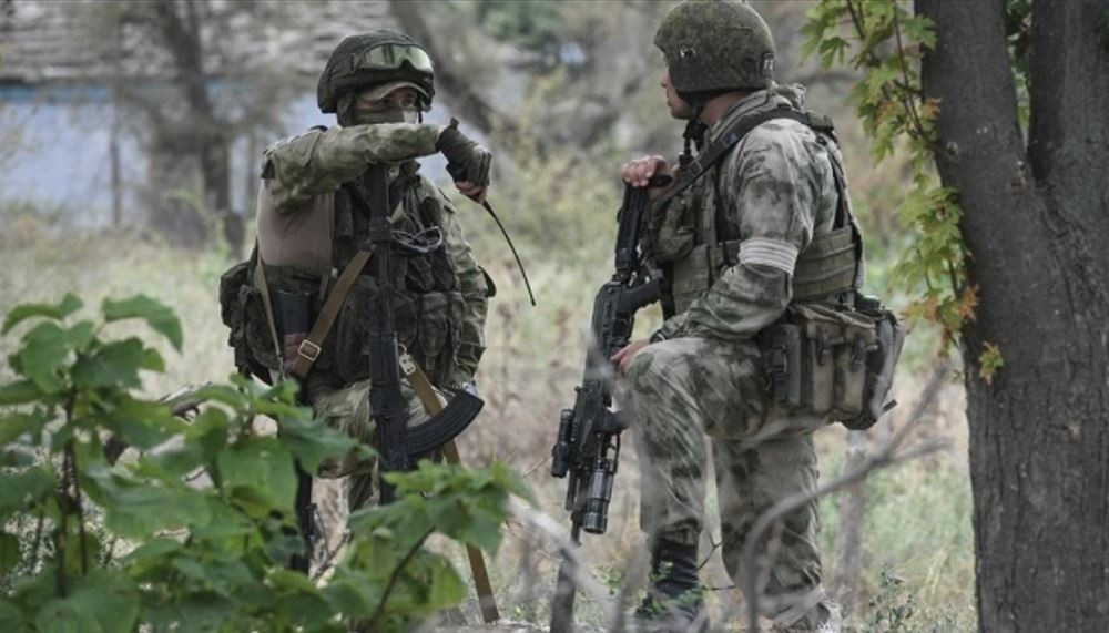 Trên mặt trận phía Bắc Pokrovsk, AFU đã giành lại quyền kiểm soát thành công đoạn phía Tây của tuyến đường sắt từ ga Merzha đến Sukhtskoye. Tuy nhiên, các chuyên gia quân sự tin rằng chừng nào quân Nga còn giữ được các khu định cư dọc tuyến đường sắt, cuộc phản công này của Ukraine sẽ khó có thể chuyển thành lợi thế chiến lược. (nguồn ảnh Sina, Military Review, Ukrinform, TASS).