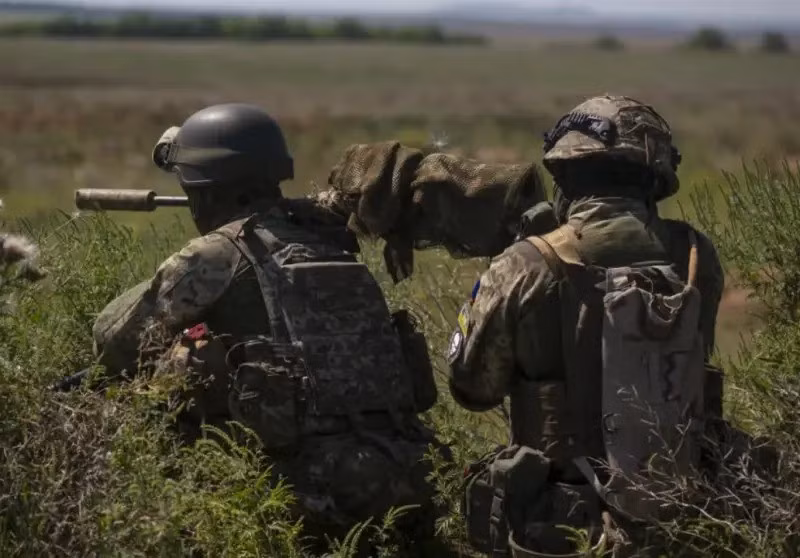 Các đơn vị nhỏ này, với phương tiện quan sát và hỗ trợ hỏa lực riêng, tiếp tục duy trì đổi mới ​​chiến thuật, ngay cả trong bối cảnh mặt trận mở rộng và dày đặc. Các nhà nghiên cứu Mỹ lập luận rằng, cách tiếp cận này không chỉ đảm bảo sự ổn định của tuyến phòng thủ, mà còn tạo cơ sở cho các hoạt động tấn công quy mô lớn sau này.