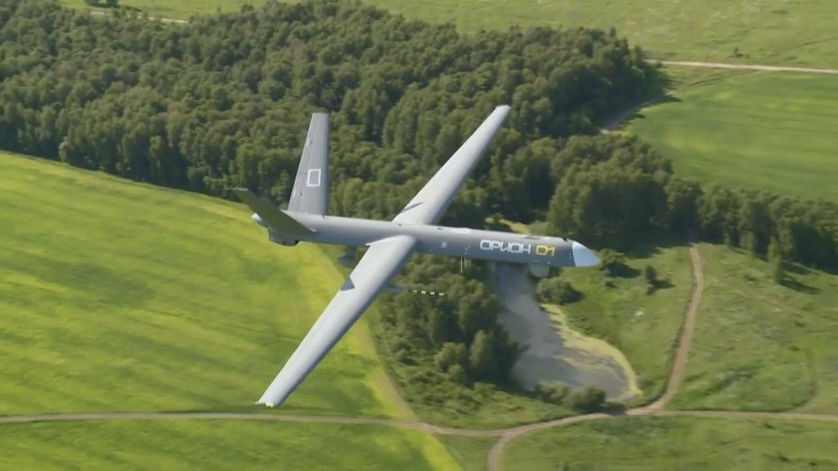 Giờ đây, tình hình đã thay đổi, khi RFAF đã mua được một lượng lớn khí tài quan sát ảnh nhiệt chất lượng cao cùng các thiết bị trinh sát và giám sát khác từ những nguồn “không rõ ràng”. Ví dụ UAV trinh sát của Nga, được trang bị khí tài quan sát ảnh nhiệt, có thể tiến hành trinh sát toàn bộ chiến tuyến ở khoảng cách 70 km.