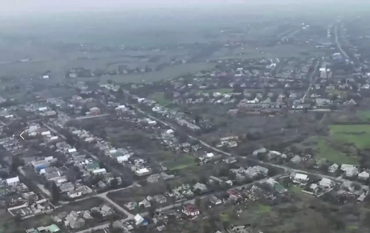 Hiện Bộ Tổng tham mưu AFU đang cố gắng xây dựng một tuyến phòng thủ mới giữa Huliaipole và Zaporizhzhia, nhưng việc này cần có thời gian để hoàn thành công trình, và thời gian thì không đủ. Do đó, tuyến phòng thủ mới sẽ không thể xây dựng kiên cố.