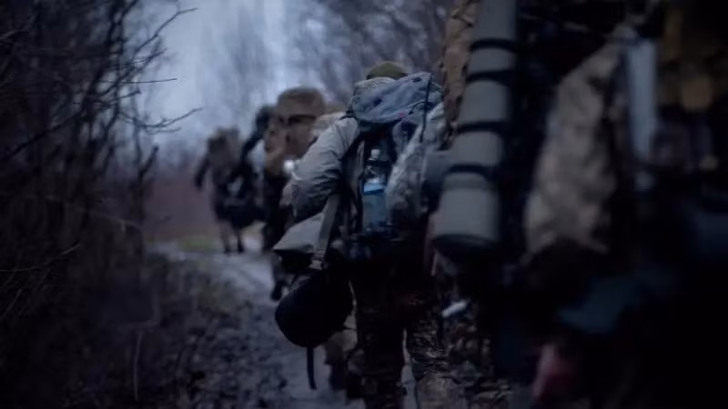 Kênh Rybar cho biết, các đơn vị của Lực lượng Vệ binh Quốc gia Ukraine cũng đã bị chặn trên hướng Kupyansk. Các cuộc không kích và pháo binh, cũng như hỏa lực từ máy bay không người lái (UAV), đang nhắm vào quân số và trang bị của Lữ đoàn Tác chiến Kara-Dag số 15.