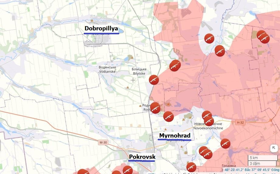 Trong tam giác Dobropillya-Pokrovsk-Myrnohrad, Bộ Tổng tham mưu RFAF đang chuẩn bị một cuộc tấn công mới, trong khi Bộ Tổng tham mưu AFU đang cố gắng xây dựng một tuyến phòng thủ. Kênh RVvoenkory cho biết, ngôi làng Nikanorivka đã một lần nữa nằm dưới sự kiểm soát của quân Nga.